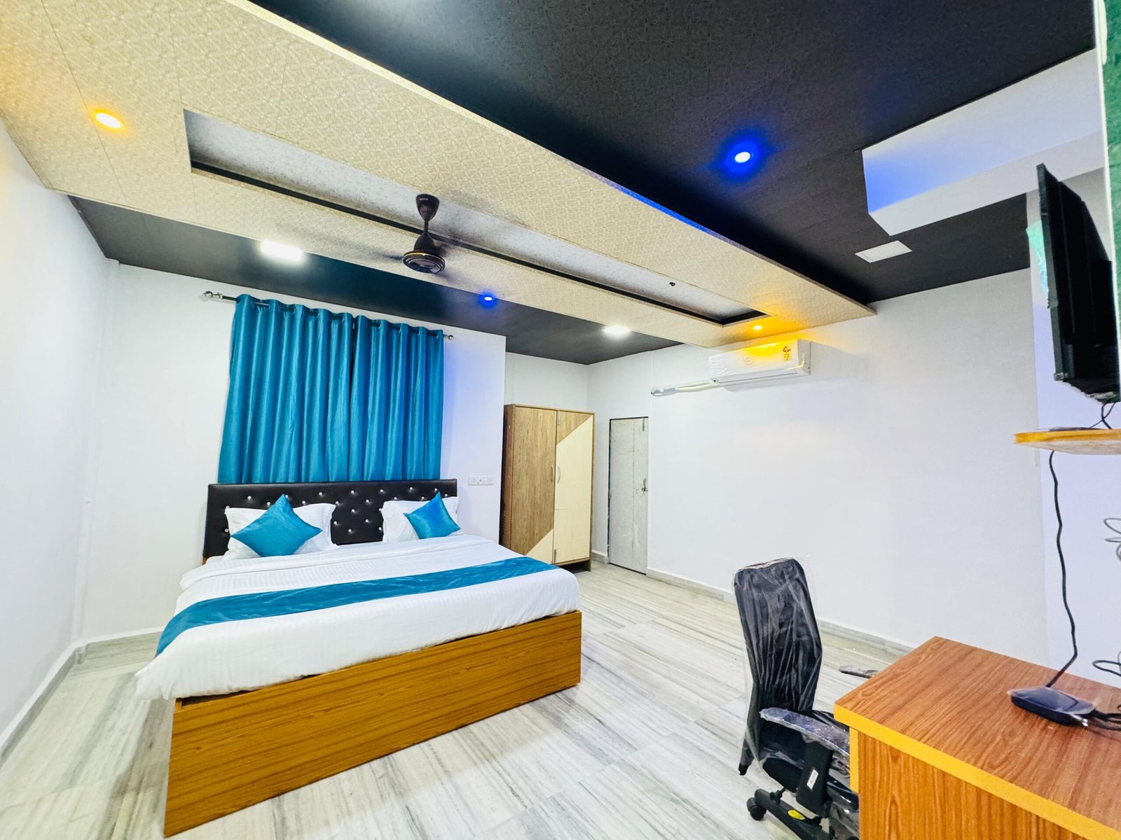 WhatsApp Image 2024-10-30 at 7.57.19 PM (2)